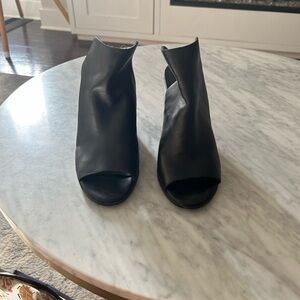 Steve Madden Black Open-Toe Mules